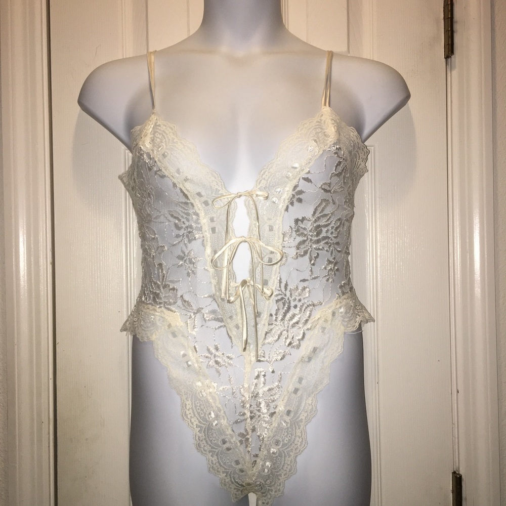Vintage VICTORIAS SECRET white lace bodysuit small
